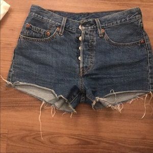 LEVI 501 cut offs